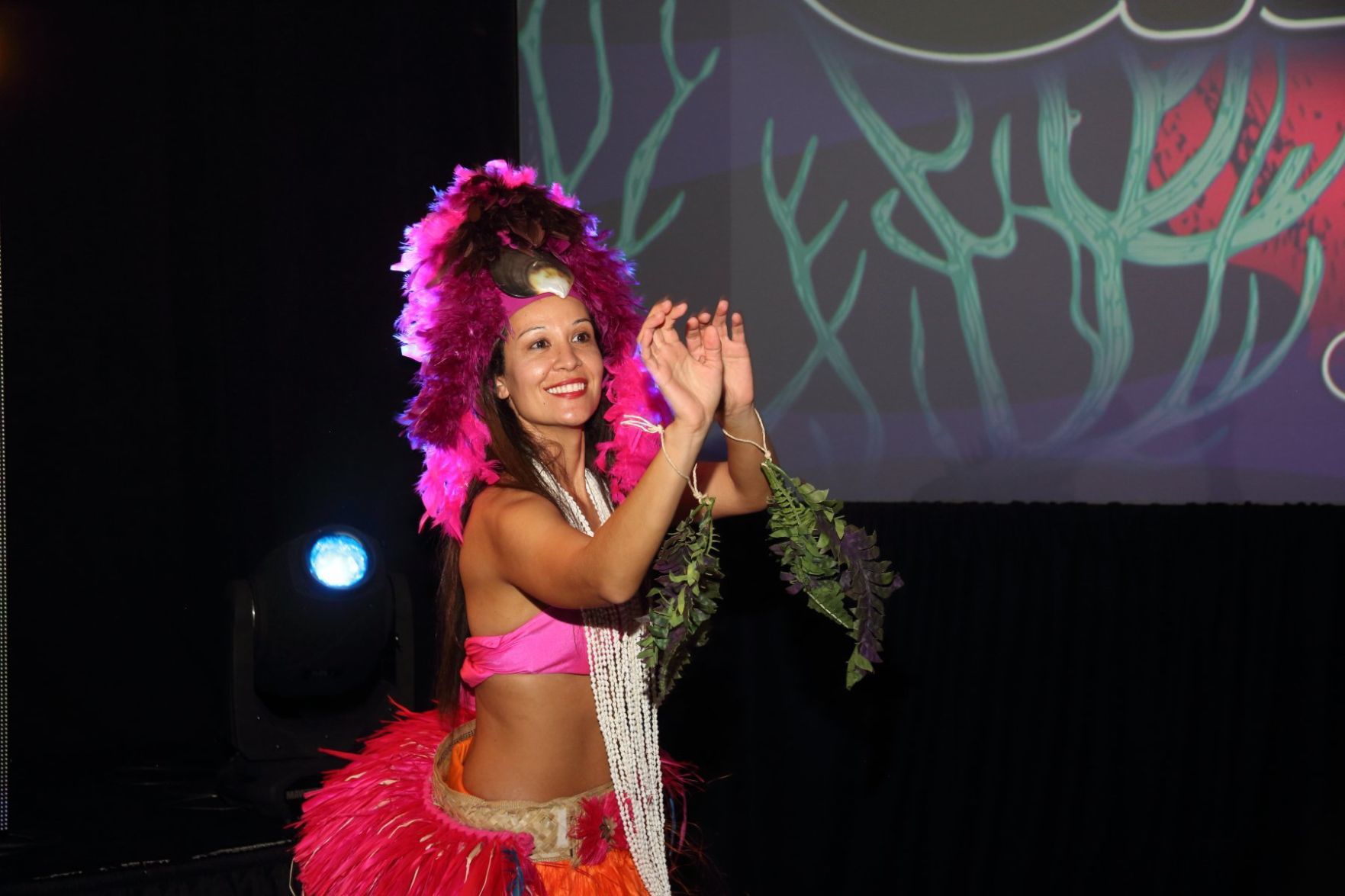 111718GlennonGlow_48.JPG